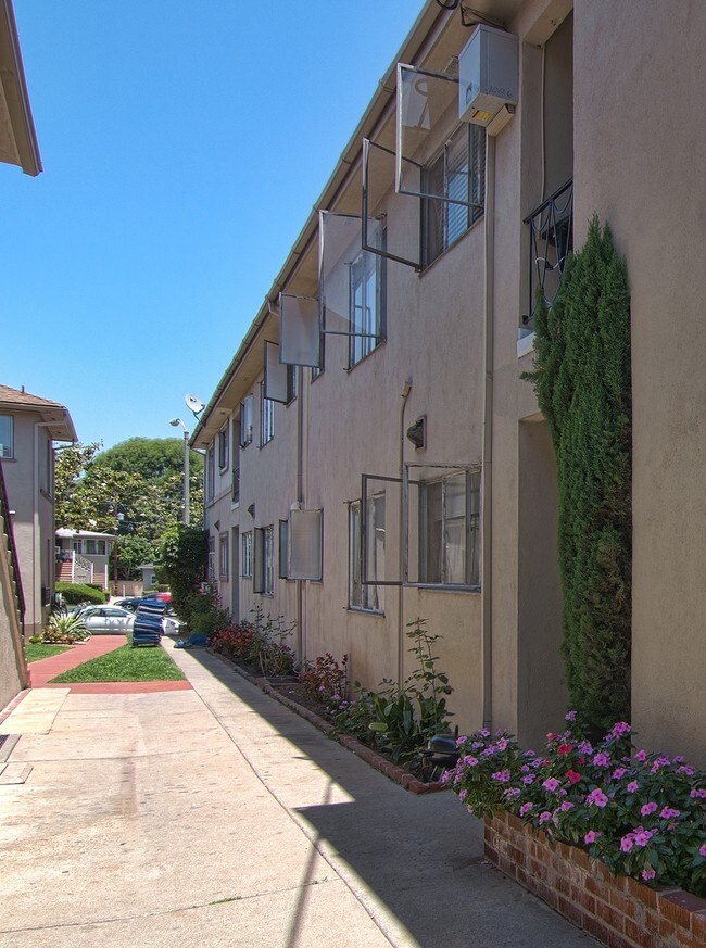 Foto del edificio - 1026 E Carson St