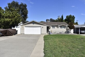Building Photo - 7706 Garden Gate Dr