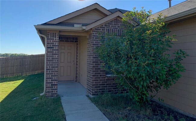 Building Photo - 281 Voss