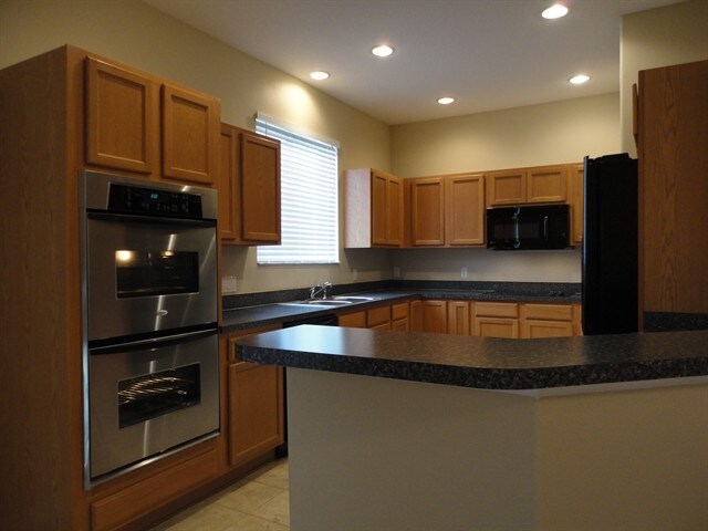 Foto del edificio - 11112 Silver Fern Way