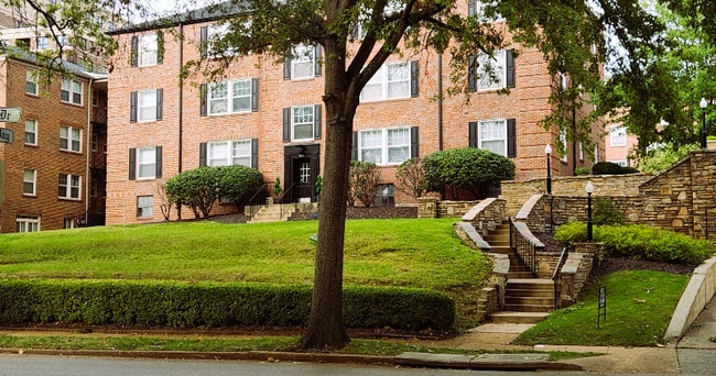 Building Photo - 813 Westwood Dr