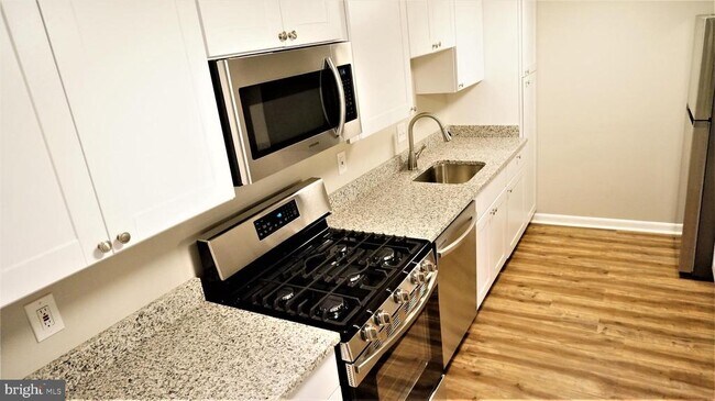 Foto del edificio - 11818 Breton Ct