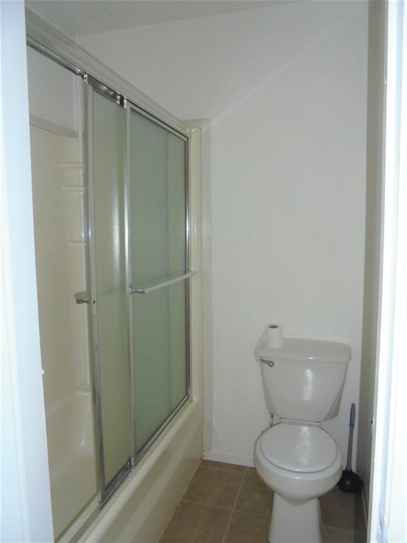 Building Photo - 1003 Rock St