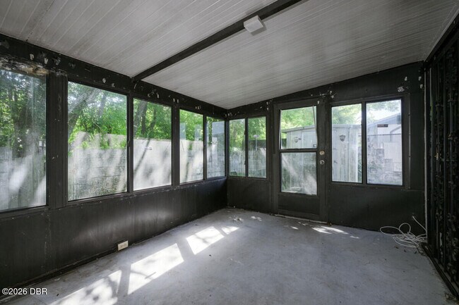 Foto del edificio - 927 E Millard Ct