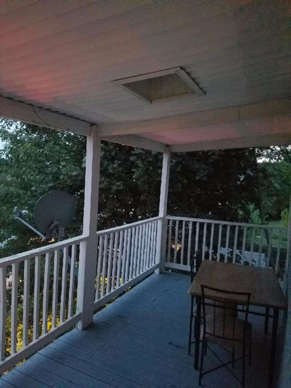 Foto del edificio - 12 Haskell Ave