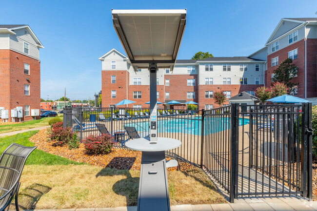 Outdoor Charging Station - University Landing