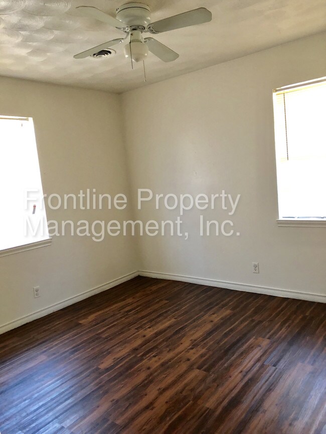 Building Photo - 513 W Cedar St
