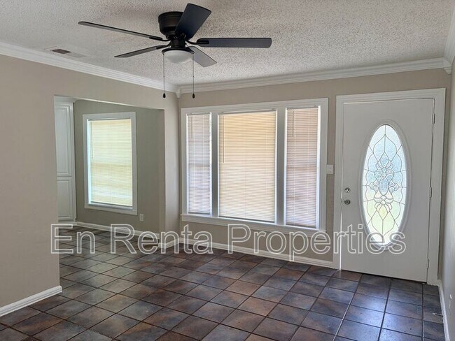 Foto del edificio - 601 W Beach St