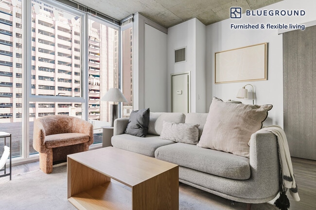 Building Photo - 215 W Lake St