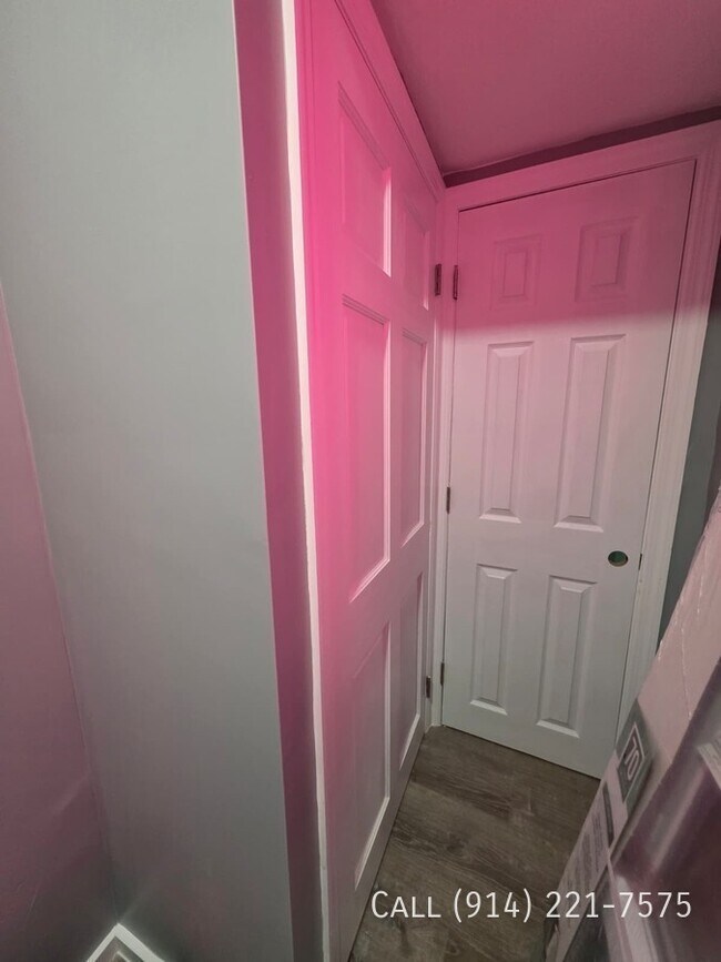 Foto del edificio - 243 Woodworth Ave