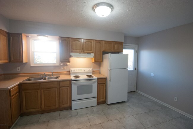 Foto del edificio - 4920 Cawood Dr