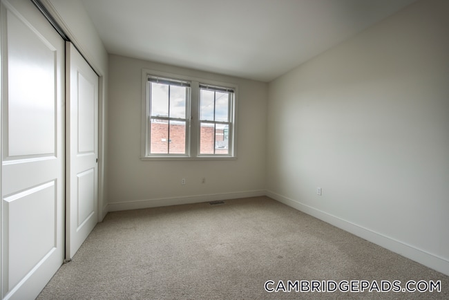 Building Photo - 110 Second St.