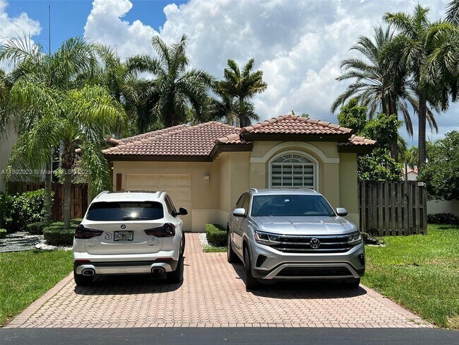 Foto del edificio - 5096 NW 113th Pl