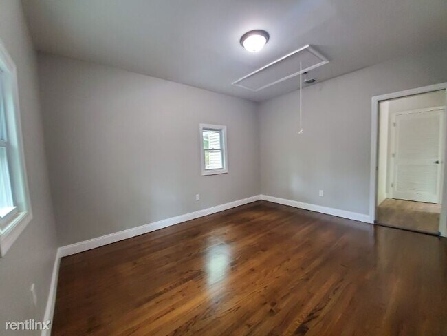 Building Photo - 3 br, 1 bath House - 117 Wiseman Rd