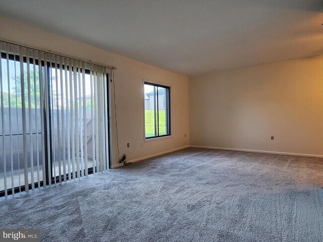 Foto del edificio - 6996 Hanover Pkwy