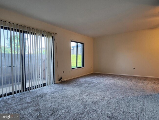 Building Photo - 6996 Hanover Pkwy