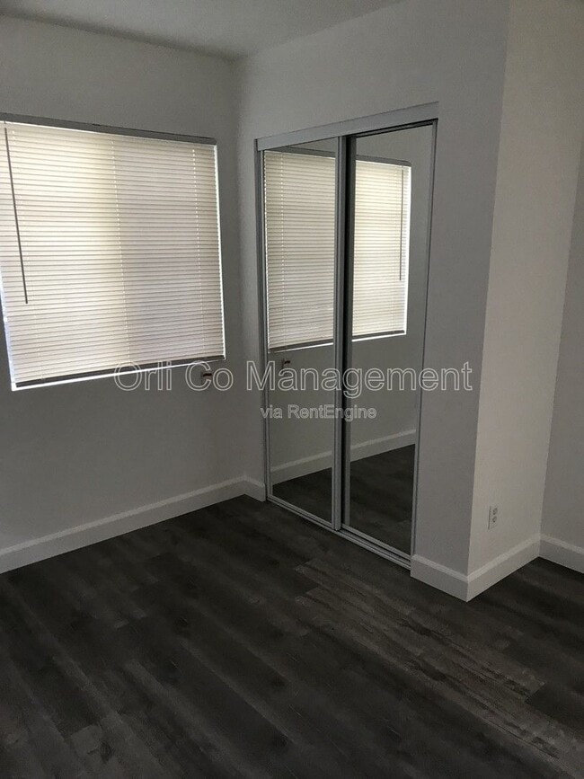 Foto del edificio - 299 W Claremont St