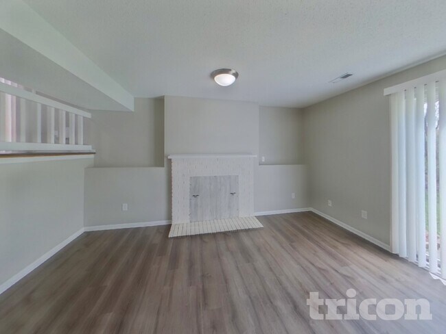 Foto del edificio - 1444 Willow Creek Ln