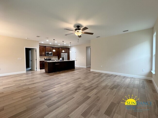 Building Photo - Lovely 3 Bedroom Home in Fort Walton Beach!