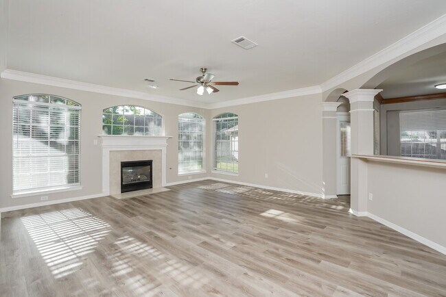 Building Photo - 1423 Tilman Dr