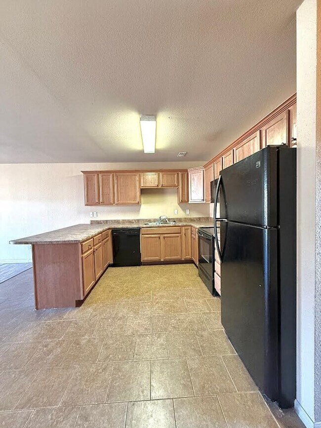 Foto del edificio - 100 Edna St