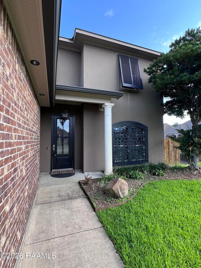 Building Photo - 100 Cautillion Dr