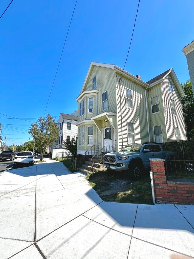 Foto del edificio - 45 Crescent Ave
