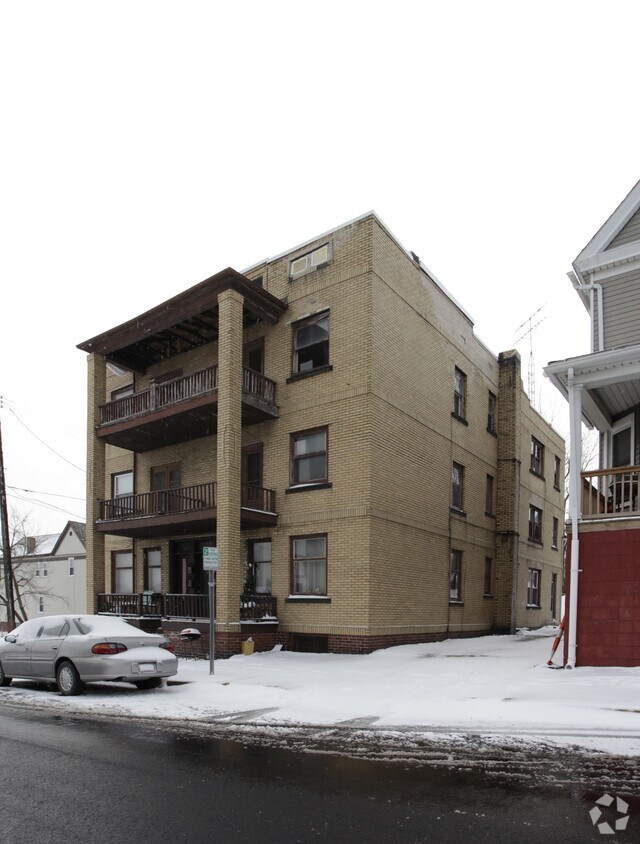 Building Photo - 615 E Market St
