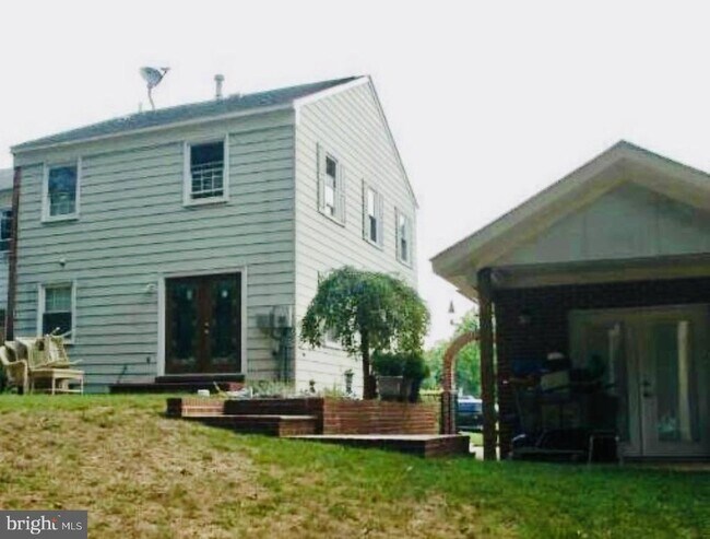 Foto del edificio - 7458 Colton Ln