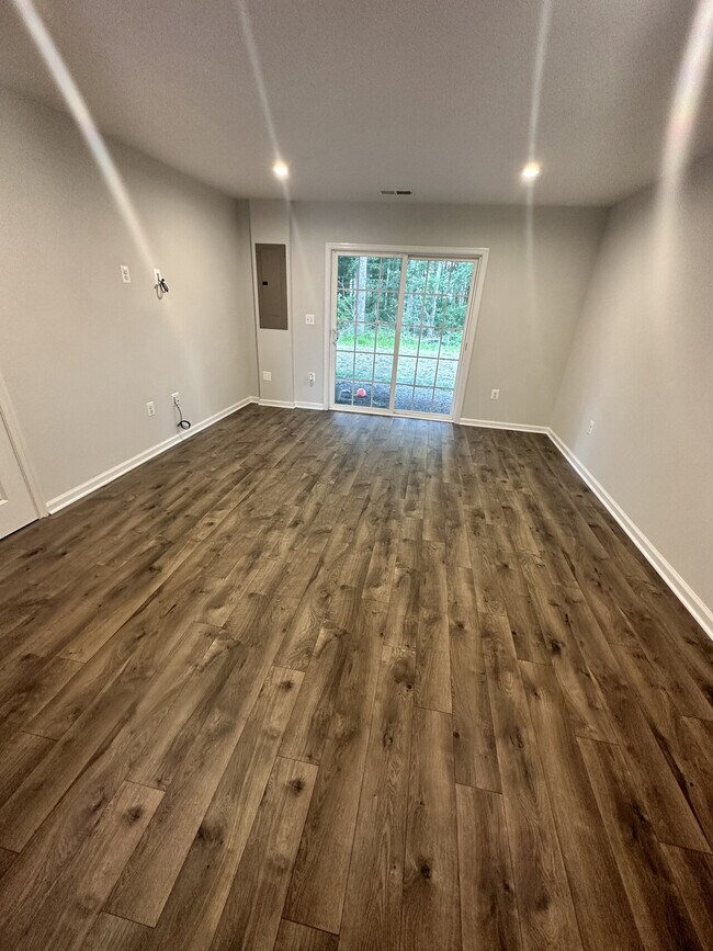 Foto del edificio - 694 Mc Cormick Farm Dr, Glen Allen, VA 23060