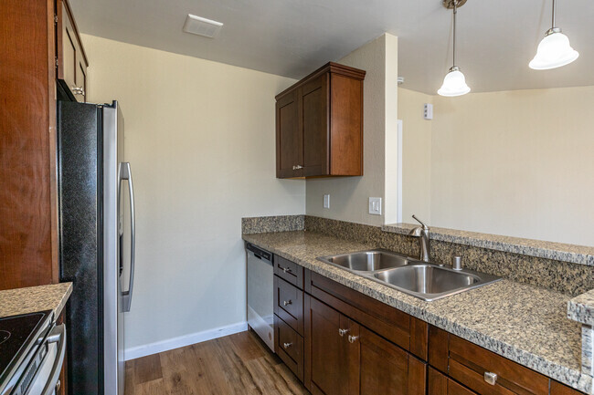 1BR, 1BA - 600SF - Cinnamon Woods Apartments