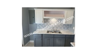 Building Photo - 565 Edwards Dr NE