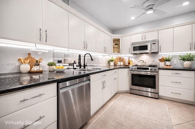 Foto del edificio - 4020 N Hills Dr