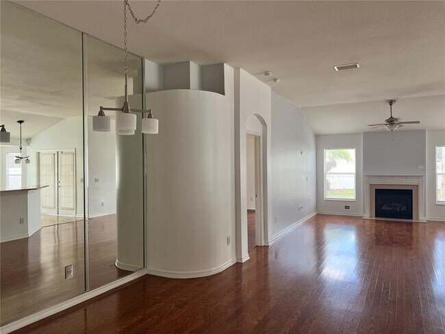 Building Photo - 12835 Standbridge Dr