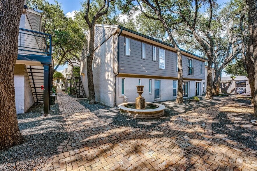 Foto principal - 7734 Meadow Rd