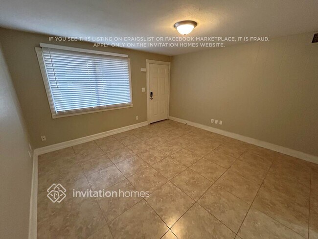 Foto del edificio - 15218 N 38th St