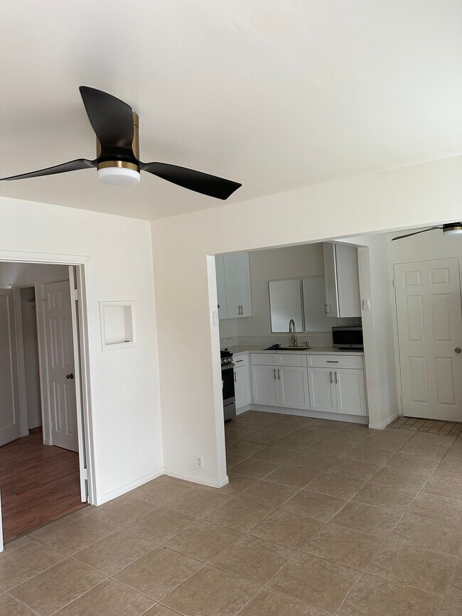 Foto del edificio - 2602 Aviation Blvd