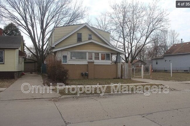 Building Photo - 7568 Hudson Ave