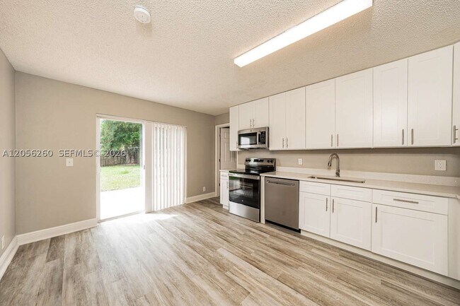 Building Photo - 6206 Wauconda Way W