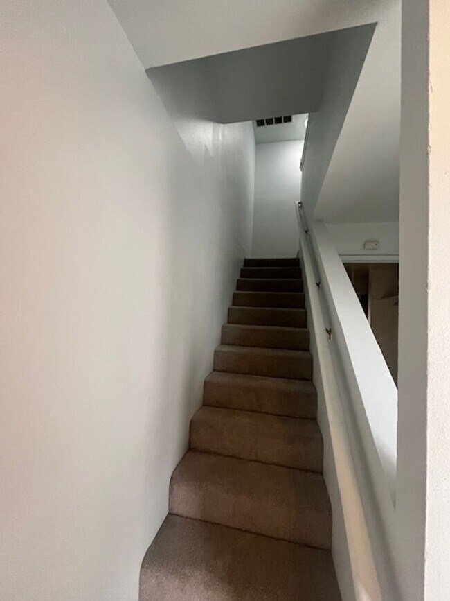 Foto del edificio - 1185 FOOTHILL BLVD #30, SAN LUIS OBISPO (PINE CREEK CONDO)