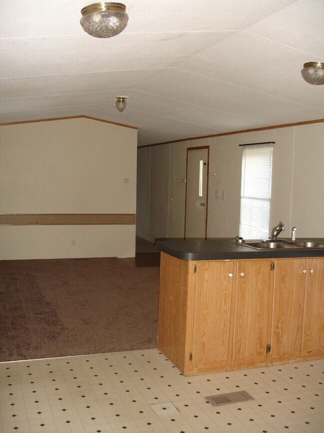 Building Photo - 2 br, 2 bath House - 19 ROBERTS ROAD