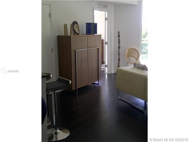 Foto del edificio - 3000 NE 188th St