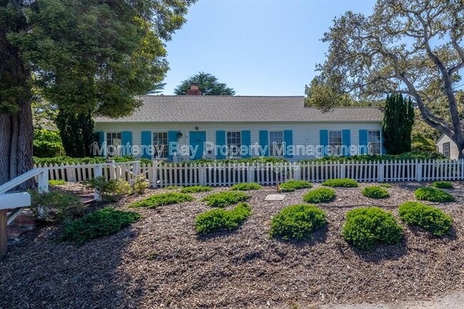 Building Photo - 84 Vía Del Pinar