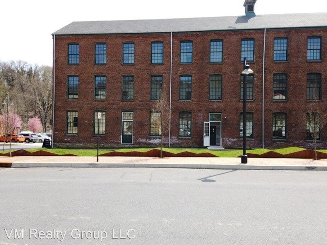 657 N 13th St, Easton, PA 18042 Room for Rent in Easton, PA