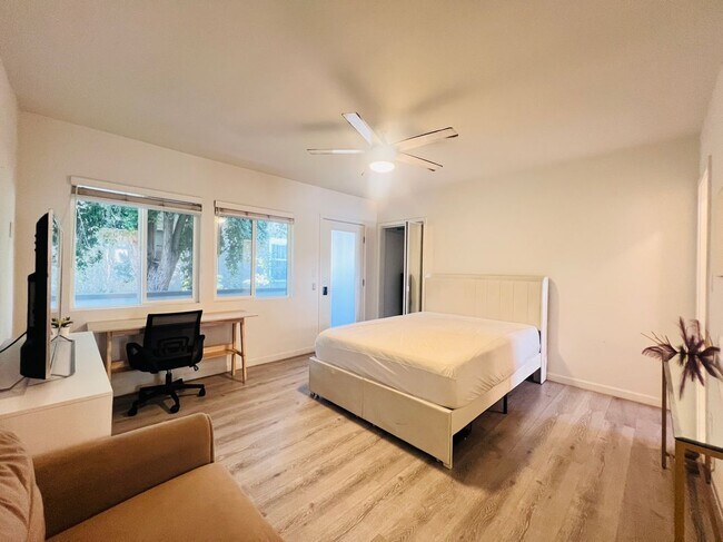 Foto del edificio - 5525 Harold Way