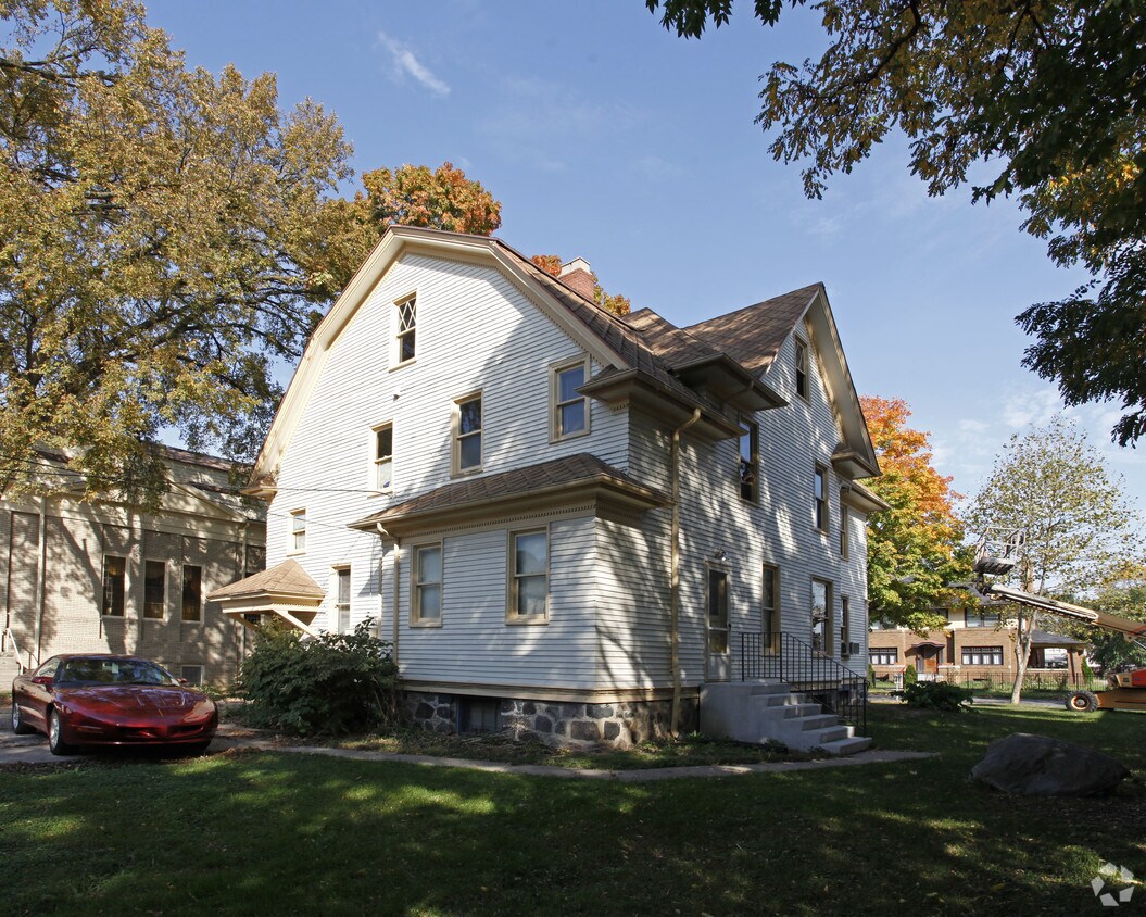 Foto del edificio - 119 N Adams St