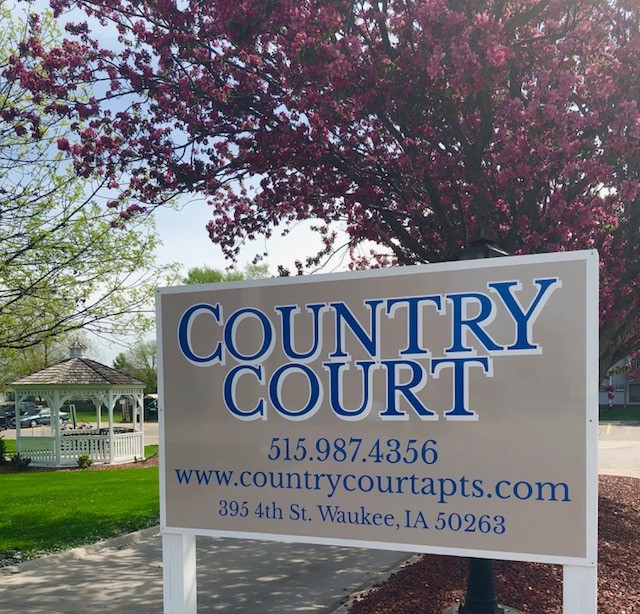 Building Photo - Country Court Apartments - Waukee