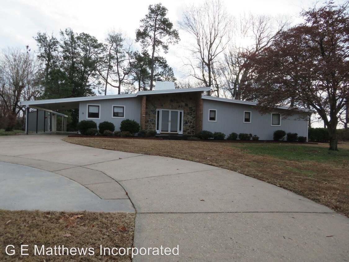Primary Photo - 3 br, 2 bath House - 109 Breezy Hill Dr