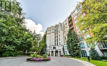 Building Photo - 18 William Carson Crescent
