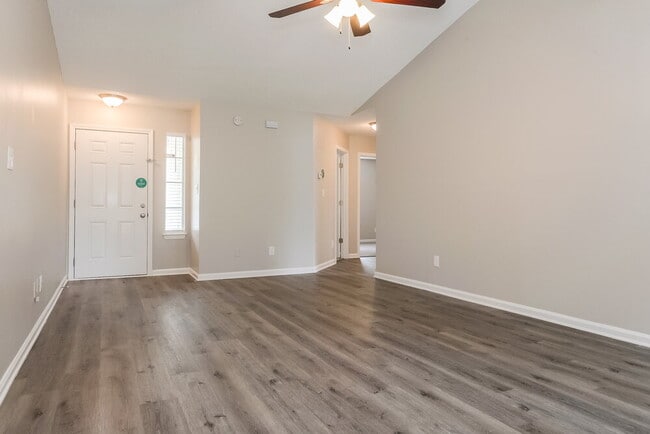 Building Photo - 317 Brookside Dr